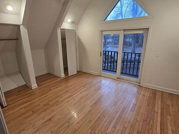 5th image of 548 River Bend Rd #2