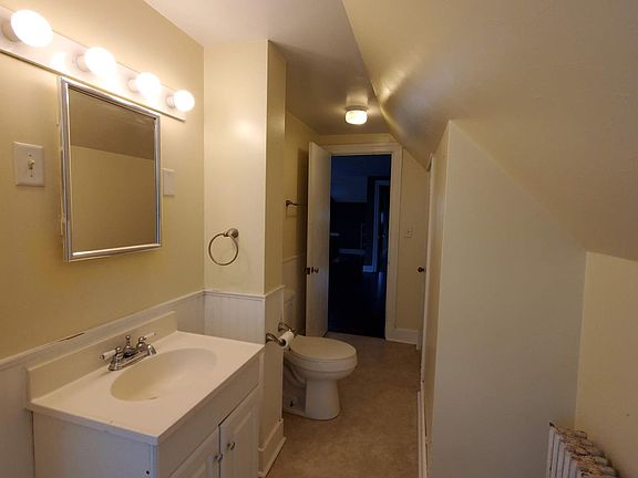 4th image of 111 NE Roanoke Ave APT 3