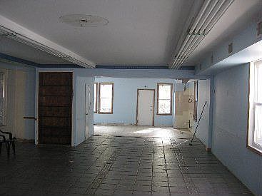 2nd image of 1616 Quentin Rd [professional Spc For