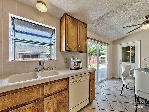 3rd image of 3228 Gordonia Dr