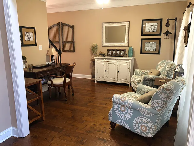 1091 Holcomb Ct — Photo 9
