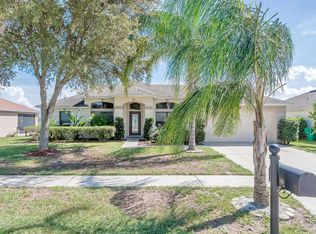 916 S Lake Lindley Dr, Deland, FL 32724
