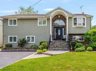3316 Yost Blvd, Oceanside, NY 11572