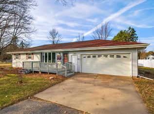 1160 Lakewood Ln, Wisconsin Rapids, WI 54494