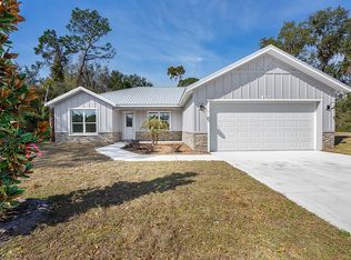 210 Paradise Dr, Deland, FL 32720