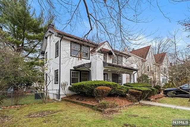 1st image of 311 Magnolia Pl