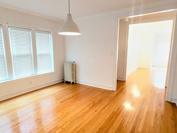 5th image of 4011 N Avers Ave APT 1