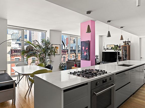 2nd image of 540 W 49th St #Ph3n
