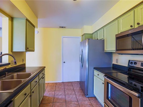 3rd image of 2780 Candlewood Ct