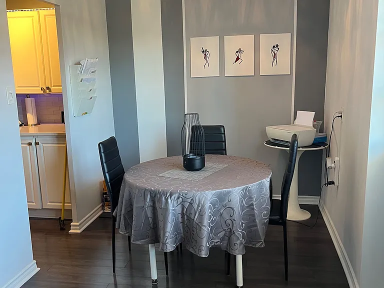 2485 Woking Cres #303 — Photo 4