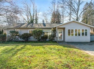11 Wayne Rd, Milford, CT 06460