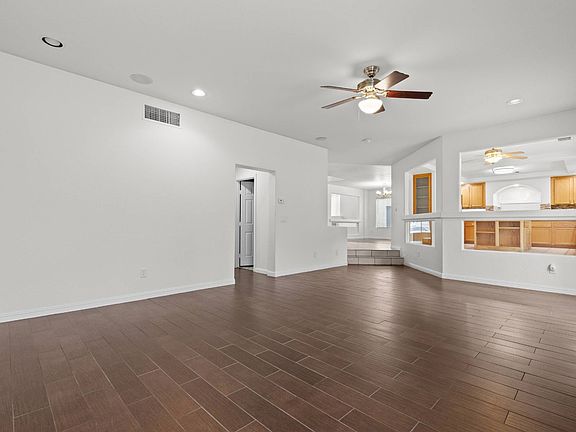 3rd image of 6365 Cameo Cove Ave
