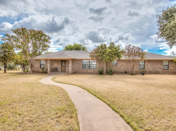 225 Clover Dr, San Angelo, TX 76903
