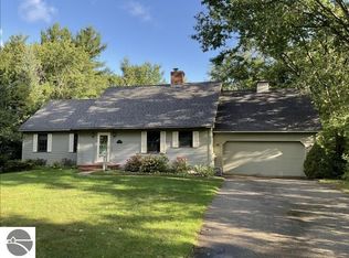 312 W Nagonaba St, Northport, MI 49670