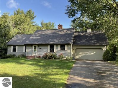 312 W Nagonaba St, Northport, MI, 49670