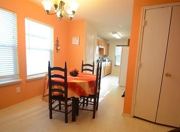 4th image of 10728 Many Oaks Dr