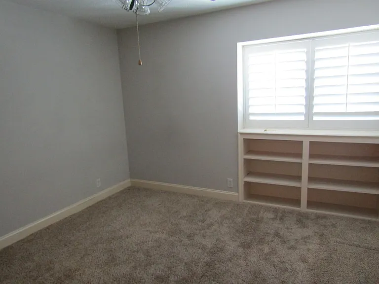 10301 N Kings Hwy #10-2 — Photo 12