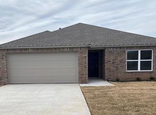 1512 Chuck Wagon Dr, El Reno, OK 73036