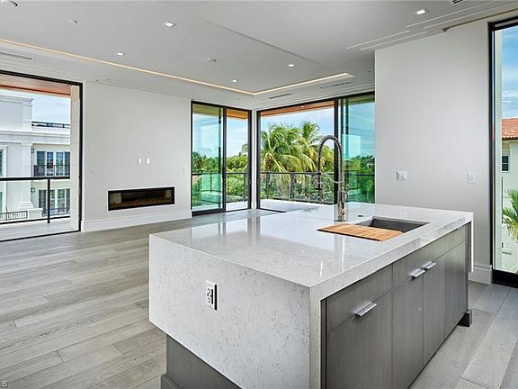 4th image of 505 5th Ave S #303
