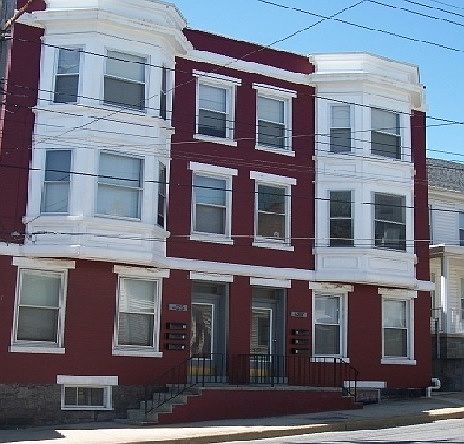 1st image of 425 W Franklin St #2