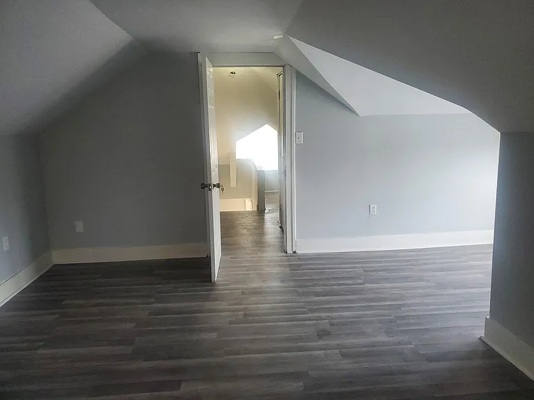 3345 Hogarth Ave #2 — Photo 51
