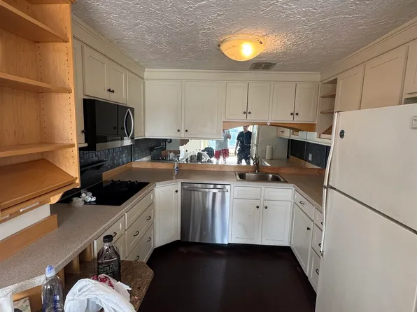 55 River Road #7F, Manchester, NH 03104