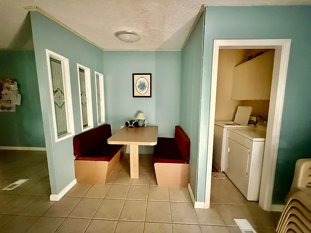 470 Hilltop Ct — Photo 12