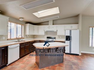 971 Carl Ave, Oak Harbor, WA 98277