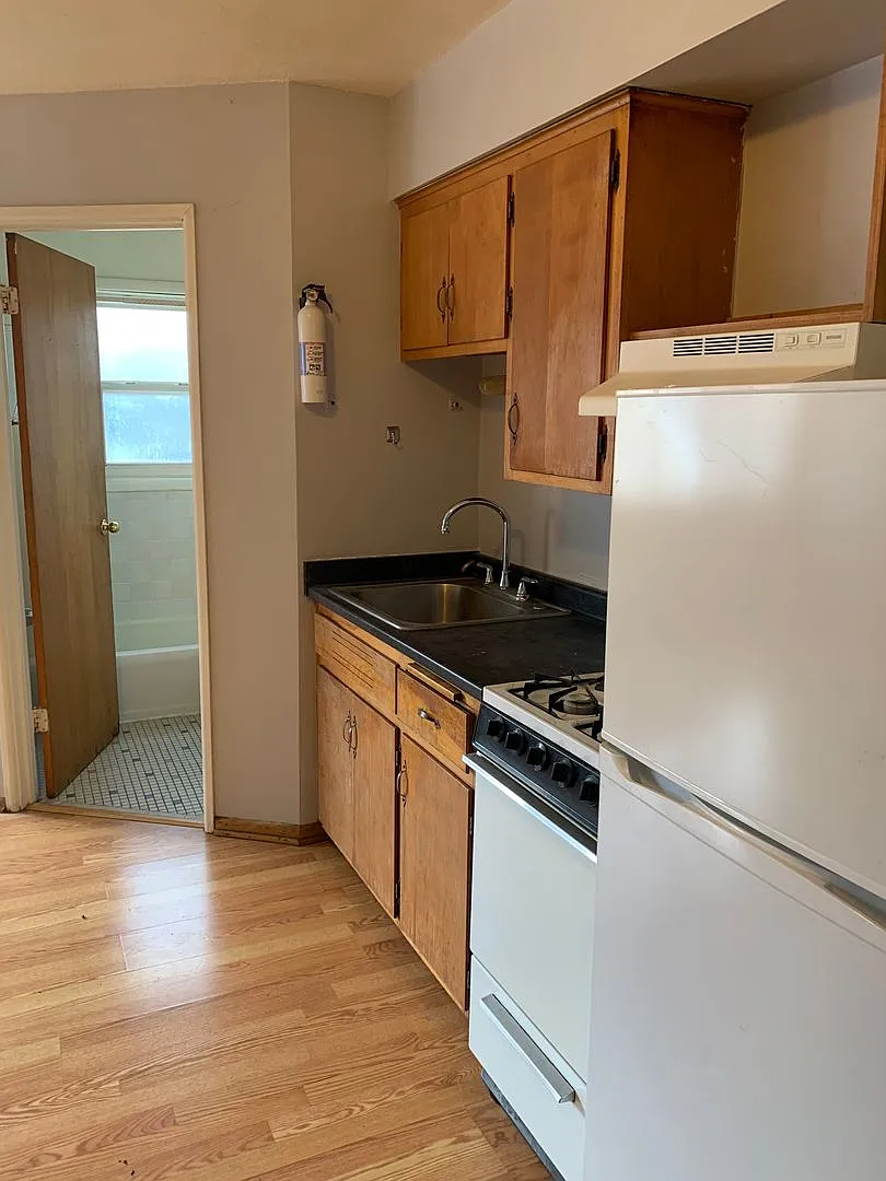 330-8TH — Photo 3