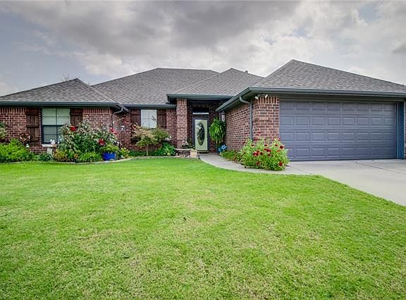 3rd image of 1205 Louise Ln