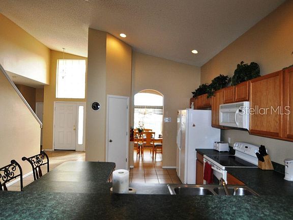 3rd image of 186 Nazha Dr