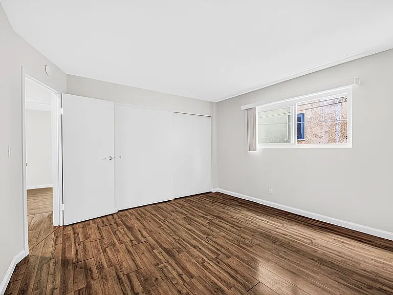 908 Roswell Avenue — Photo 27