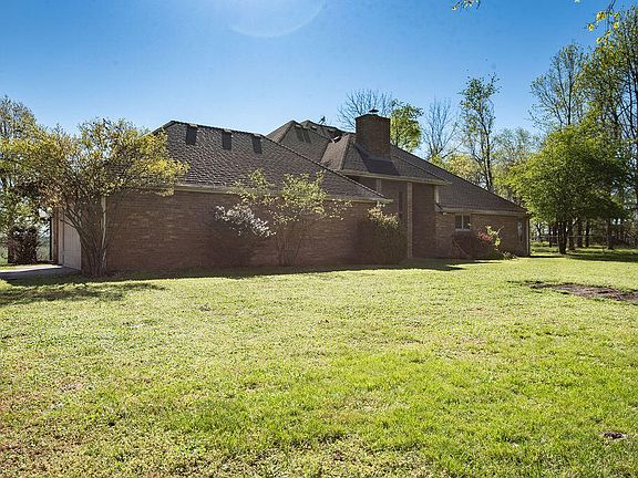 5th image of 4181 N Farm Road 35
