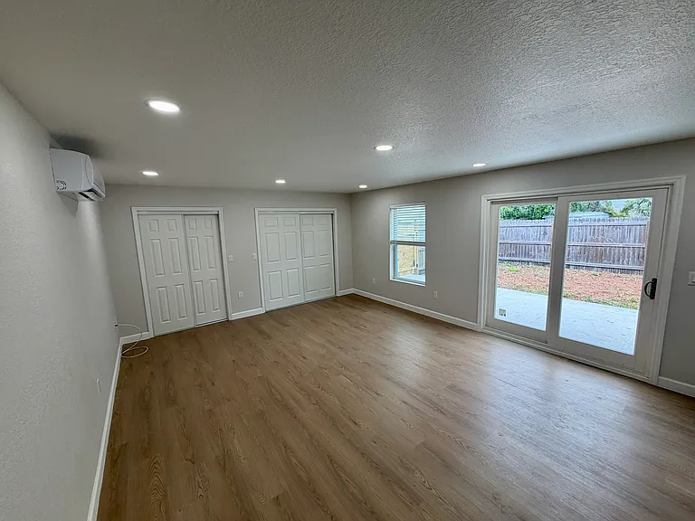 1634 29th Ave N #1/2 — Photo 3
