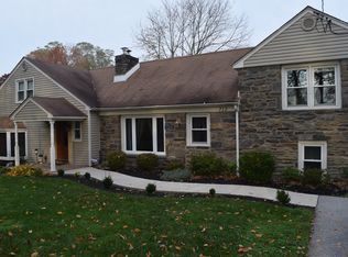 712 Crum Creek Rd, Broomall, PA 19008