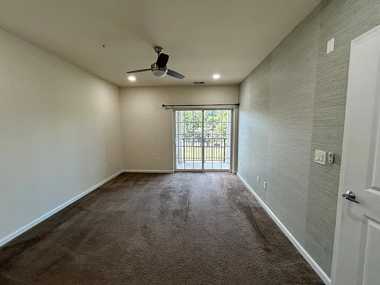 826 Strassle Way — Photo 33