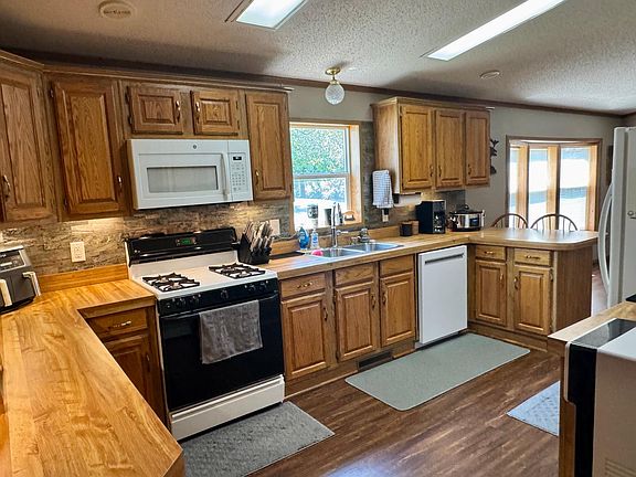 5th image of 1206 Viking Dr