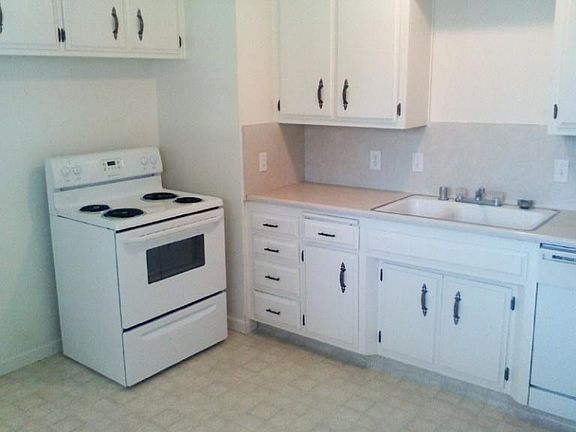 3rd image of 101 17th St