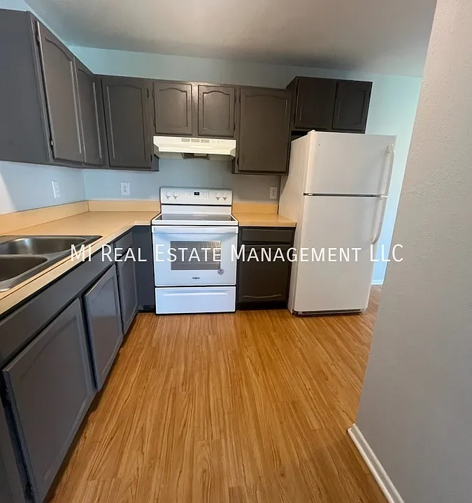 326 Stratford Way #6