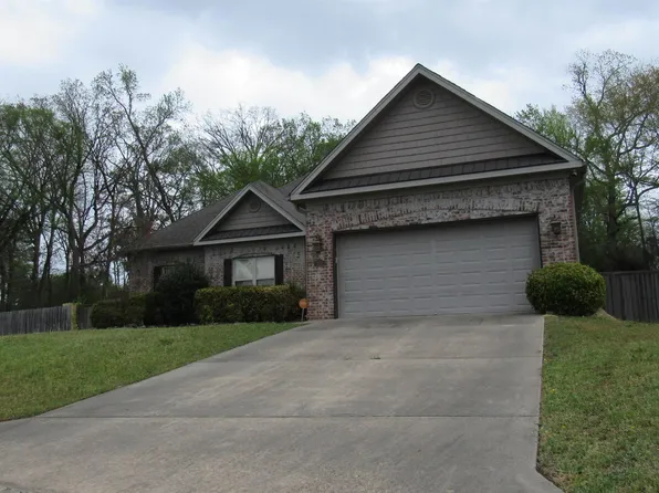 103 Crystalwood Ct, Little Rock, AR 72210