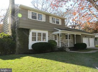 916 Ridgewood Dr, Northfield, NJ 08225