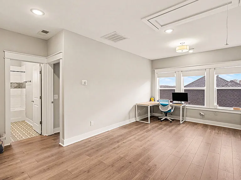 811 Novalis St — Photo 22