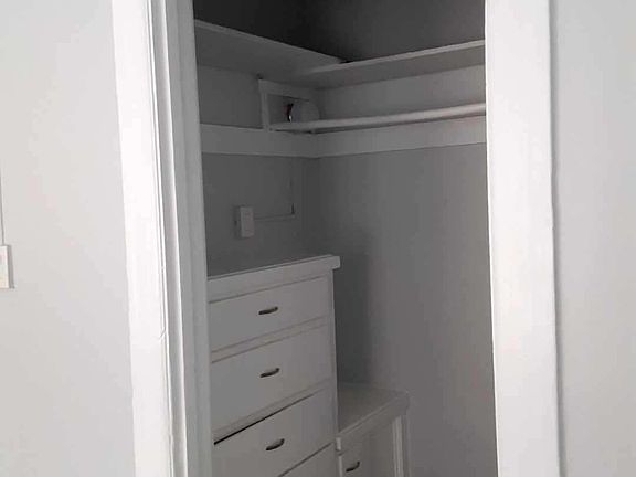 5th image of 1224 W 8th St Unit 202