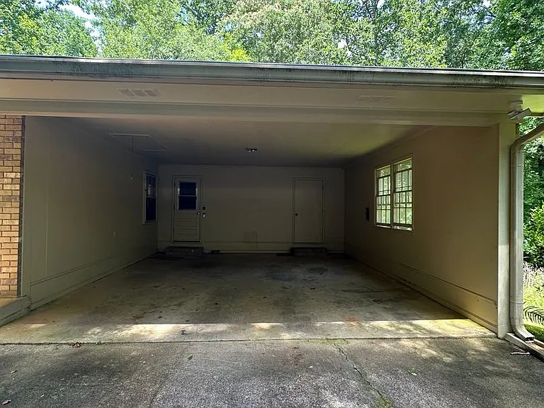 375 Segrest Cir — Photo 32