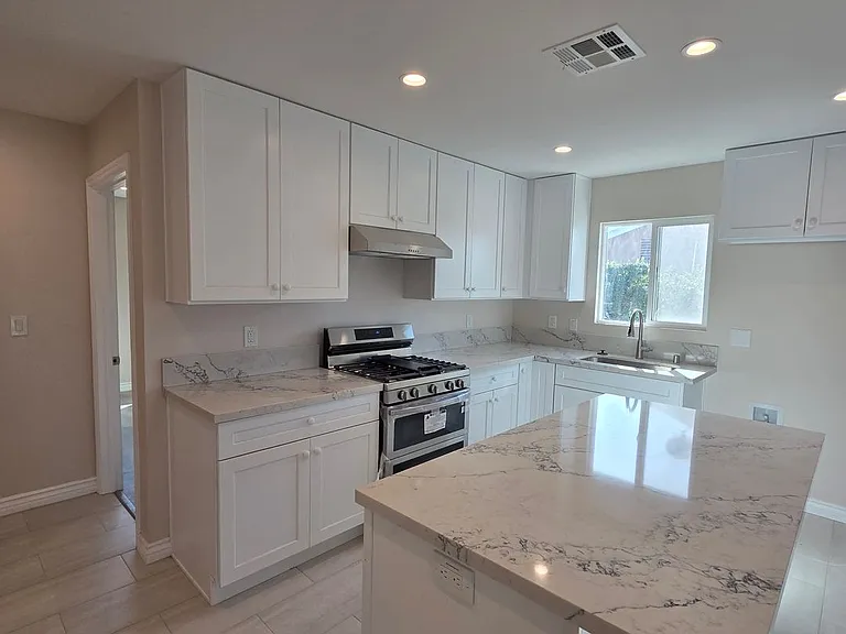 5546 Sulphur Dr — Photo 5