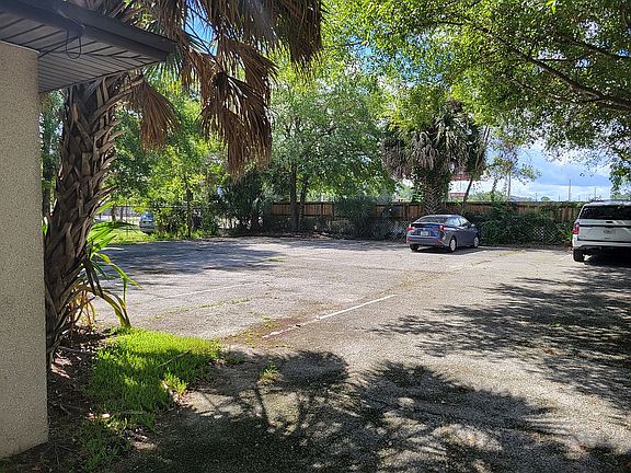 3rd image of 6216 Sauterne Dr