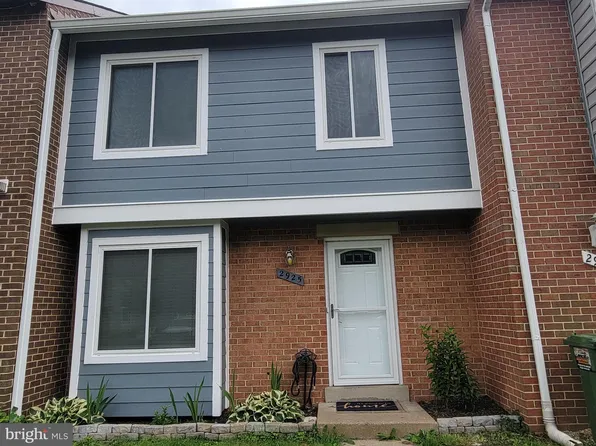 2925 Cambridge Dr, Woodbridge, VA 22192
