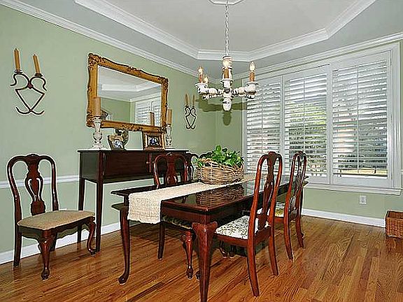 3rd image of 3403 Fieldwood Dr SE
