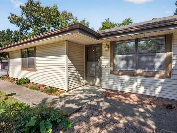 2700 NW 5th St, Blue Springs, MO 64014