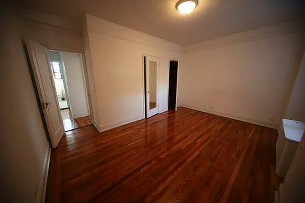 Rented by Metropolitan Realty | media 19